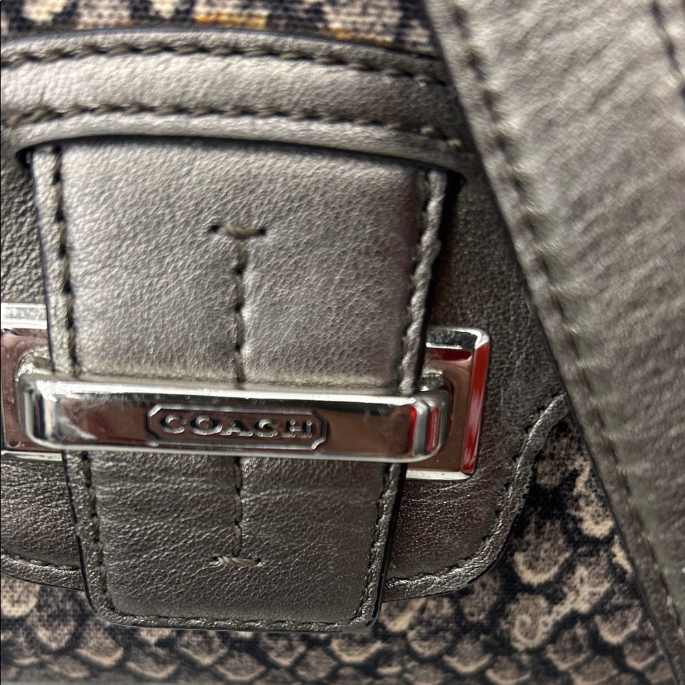 Coach Taylor Snake Pattern flap Crossbody handBag / crossbody - Picture 7 of 15